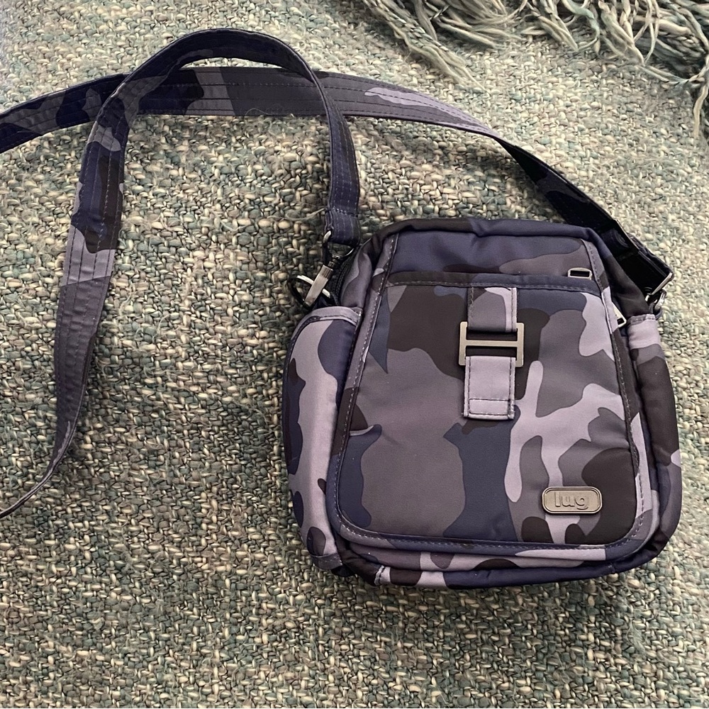 Lug BLU CAMO Crossbody, Spring Sale - Picture 2 of 6
